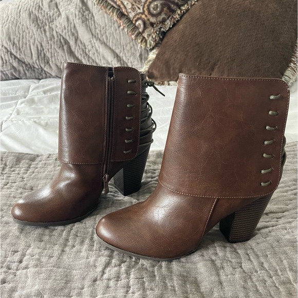 NWOT “leather” brown ankle booties lace up tie zippered size 9 heeled heels - Picture 2 of 7